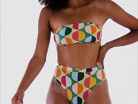 Cargar y reproducir el video en el visor de la galería, Set Garden-City Bandeau-Reto Hotpant-Cos
