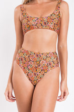 Cargar imagen en el visor de la galería, Set Bouquet Bliss Hotpants
