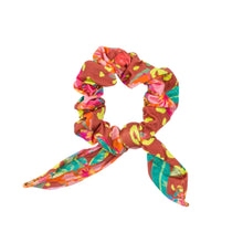 Cargar imagen en el visor de la galería, Tropics Scrunchie
